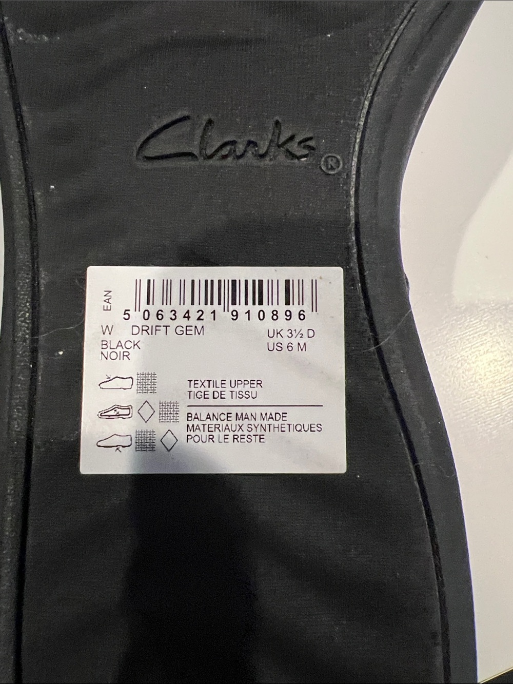 Clarks Cloudsteppers Black Beaded Thong Sandals - Picture 6 of 6